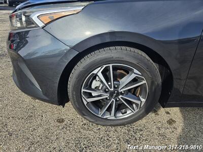2022 Kia Forte LXS   - Photo 26 - Greenwood, IN 46142
