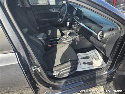2022 Kia Forte LXS   - Photo 25 - Greenwood, IN 46142