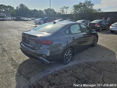 2022 Kia Forte LXS   - Photo 5 - Greenwood, IN 46142