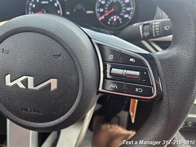 2022 Kia Forte LXS   - Photo 16 - Greenwood, IN 46142