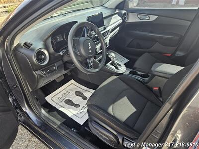 2022 Kia Forte LXS   - Photo 9 - Greenwood, IN 46142
