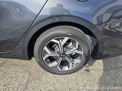 2022 Kia Forte LXS   - Photo 27 - Greenwood, IN 46142