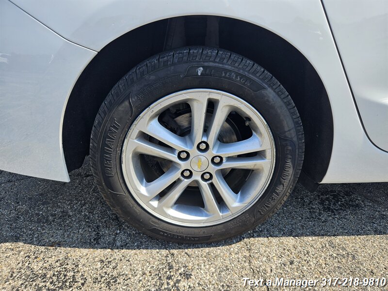 2018 Chevrolet Cruze LT Auto - Photo 30 - Greenwood, IN 46142