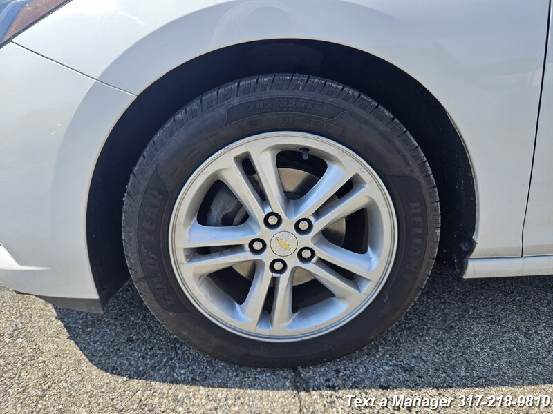 2018 Chevrolet Cruze LT Auto - Photo 28 - Greenwood, IN 46142
