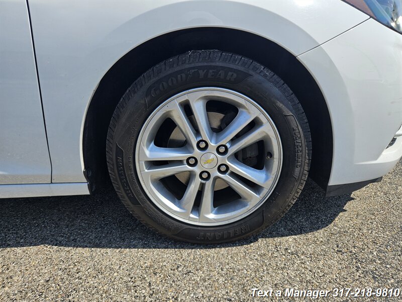 2018 Chevrolet Cruze LT Auto - Photo 27 - Greenwood, IN 46142