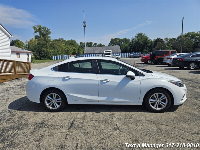 2018 Chevrolet Cruze LT Auto - Photo 6 - Greenwood, IN 46142