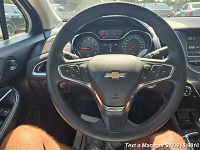 2018 Chevrolet Cruze LT Auto - Photo 13 - Greenwood, IN 46142