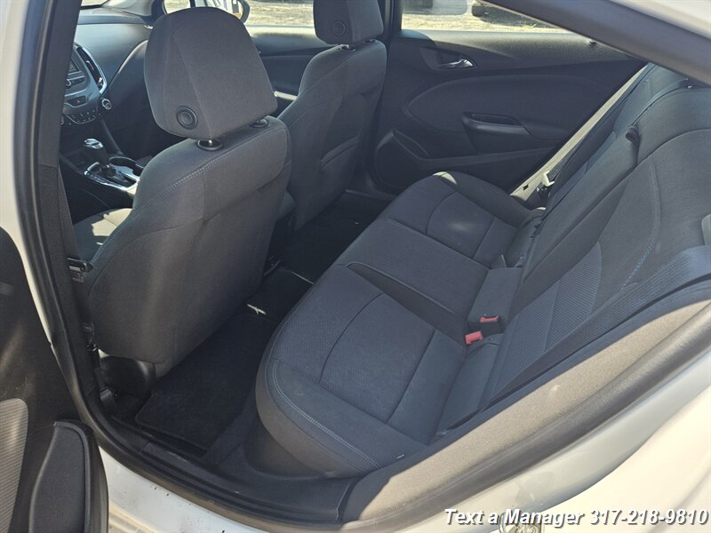 2018 Chevrolet Cruze LT Auto - Photo 23 - Greenwood, IN 46142