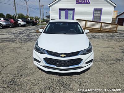 2018 Chevrolet Cruze LT Auto - Photo 8 - Greenwood, IN 46142