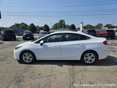 2018 Chevrolet Cruze LT Auto - Photo 2 - Greenwood, IN 46142