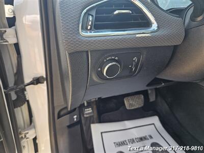 2018 Chevrolet Cruze LT Auto - Photo 11 - Greenwood, IN 46142