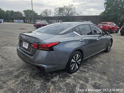 2022 Nissan Altima 2.5 SV   - Photo 3 - Greenwood, IN 46142