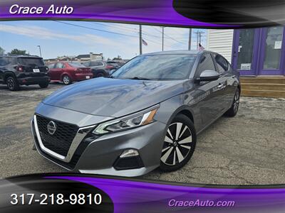 2022 Nissan Altima 2.5 SV   - Photo 1 - Greenwood, IN 46142