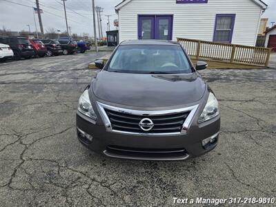 2014 Nissan Altima 3.5 SL   - Photo 8 - Greenwood, IN 46142