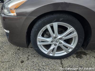 2014 Nissan Altima 3.5 SL   - Photo 13 - Greenwood, IN 46142