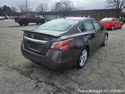 2014 Nissan Altima 3.5 SL   - Photo 5 - Greenwood, IN 46142