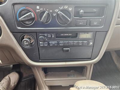 1995 Toyota Camry LE   - Photo 17 - Greenwood, IN 46142
