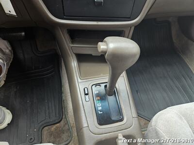 1995 Toyota Camry LE   - Photo 18 - Greenwood, IN 46142