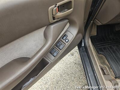 1995 Toyota Camry LE   - Photo 12 - Greenwood, IN 46142