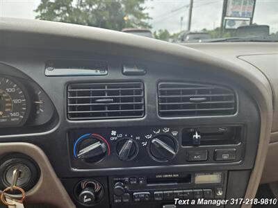 1995 Toyota Camry LE   - Photo 16 - Greenwood, IN 46142