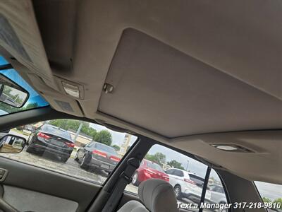 1995 Toyota Camry LE   - Photo 10 - Greenwood, IN 46142