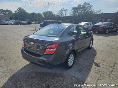 2017 Chevrolet Sonic LT Auto   - Photo 5 - Greenwood, IN 46142