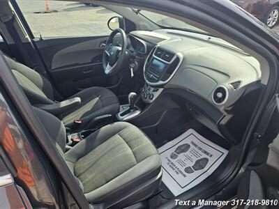 2017 Chevrolet Sonic LT Auto   - Photo 31 - Greenwood, IN 46142