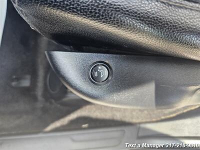 2015 Dodge Durango SXT   - Photo 12 - Greenwood, IN 46142