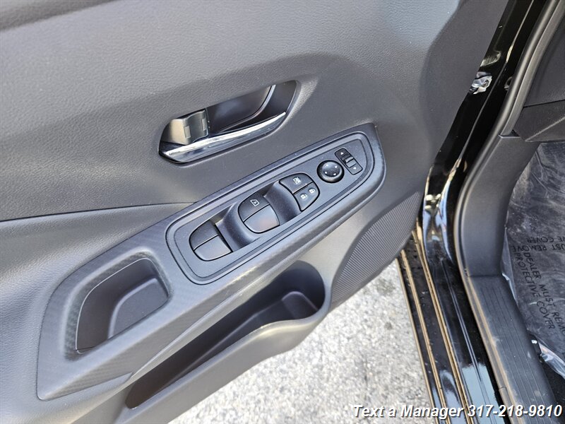 2025 Nissan Versa SV - Photo 10 - Greenwood, IN 46142