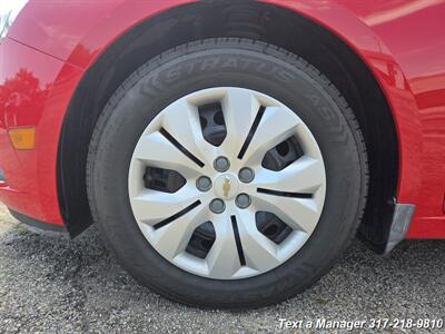 2014 Chevrolet Cruze LS Auto   - Photo 21 - Greenwood, IN 46142