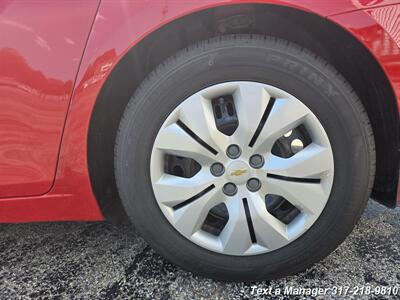 2014 Chevrolet Cruze LS Auto   - Photo 22 - Greenwood, IN 46142