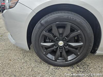 2019 Chevrolet Impala LT   - Photo 26 - Greenwood, IN 46142