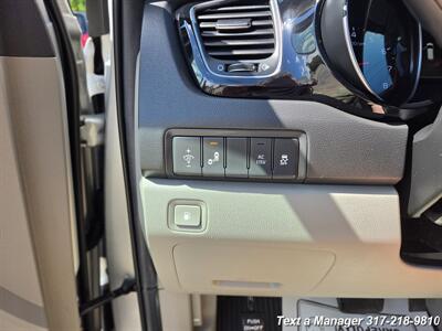 2015 Kia Sedona SX   - Photo 27 - Greenwood, IN 46142