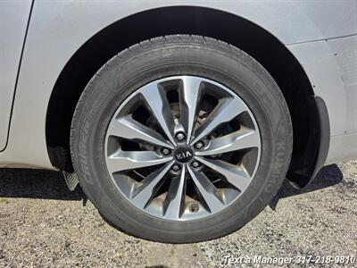 2015 Kia Sedona SX   - Photo 29 - Greenwood, IN 46142