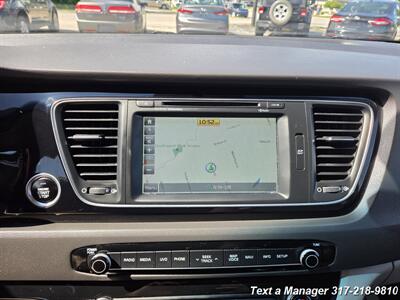 2015 Kia Sedona SX   - Photo 11 - Greenwood, IN 46142