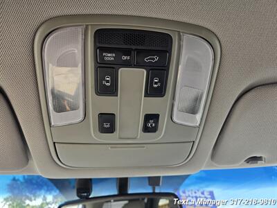 2015 Kia Sedona SX   - Photo 18 - Greenwood, IN 46142