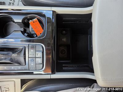 2015 Kia Sedona SX   - Photo 16 - Greenwood, IN 46142
