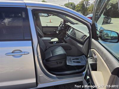 2015 Kia Sedona SX   - Photo 26 - Greenwood, IN 46142