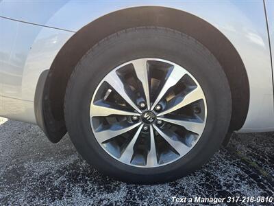 2015 Kia Sedona SX   - Photo 30 - Greenwood, IN 46142