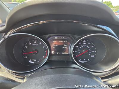 2015 Kia Sedona SX   - Photo 10 - Greenwood, IN 46142