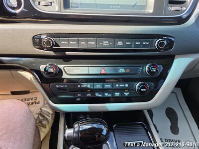 2015 Kia Sedona SX   - Photo 12 - Greenwood, IN 46142