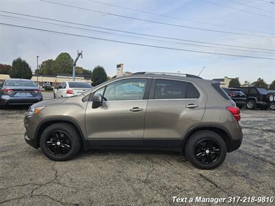 2020 Chevrolet Trax LT - Photo 2 - Greenwood, IN 46142
