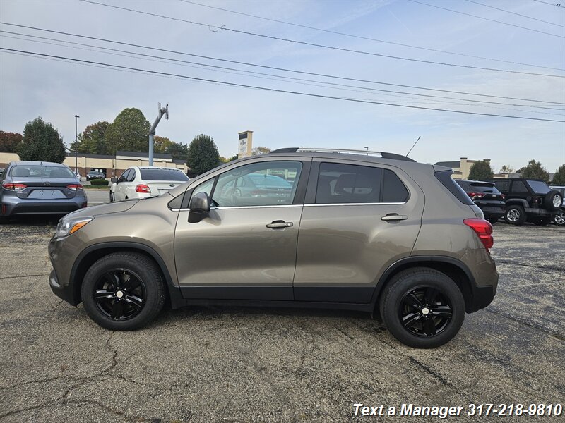2020 Chevrolet Trax LT - Photo 2 - Greenwood, IN 46142