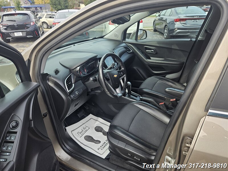 2020 Chevrolet Trax LT - Photo 9 - Greenwood, IN 46142