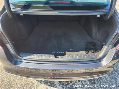 2017 Kia Optima SX Turbo   - Photo 29 - Greenwood, IN 46142
