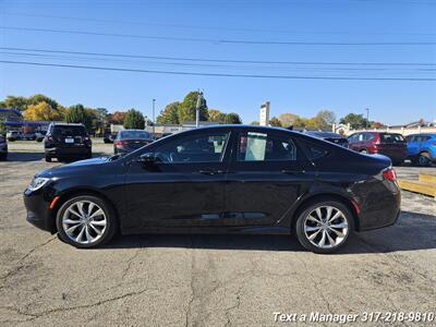 2015 Chrysler 200 S - Photo 2 - Greenwood, IN 46142