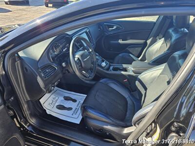 2015 Chrysler 200 S - Photo 15 - Greenwood, IN 46142