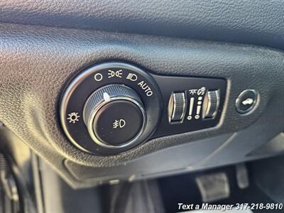 2015 Chrysler 200 S - Photo 18 - Greenwood, IN 46142