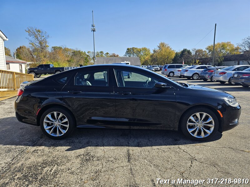 2015 Chrysler 200 S photo 4
