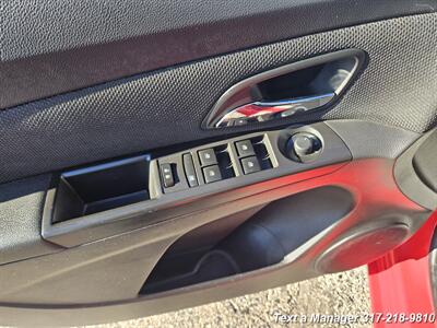 2016 Chevrolet Cruze Limited 1LT Auto   - Photo 10 - Greenwood, IN 46142